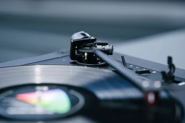 Pro-Ject Automat A2 Fully Automatic Turntable with Ortofon OM 10 Cartridge